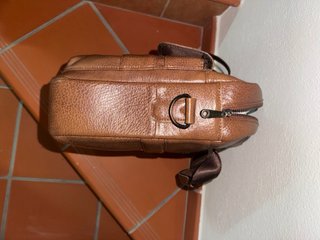 Bolso de mano de cuero marrón