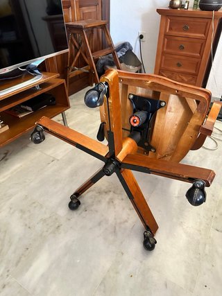 Silla de oficina de madera regulable