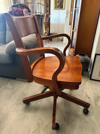 Silla de oficina de madera regulable