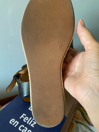 Sandalias negras cuña efecto piel serpiente T.39