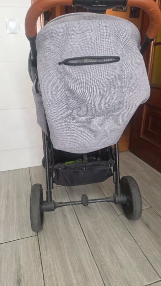 Silla de paseo gris y negra