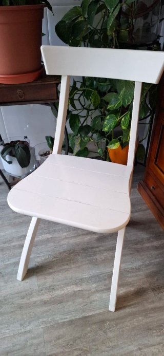 Silla plegable de madera beige