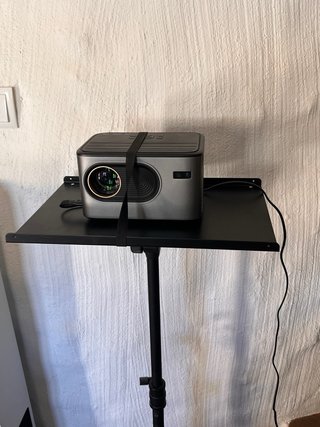 Proyector gris y negro