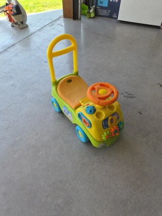 Coche juguete bebé