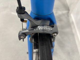 Bicicleta carretera B’TWIN Racing Team Ultegra T-M