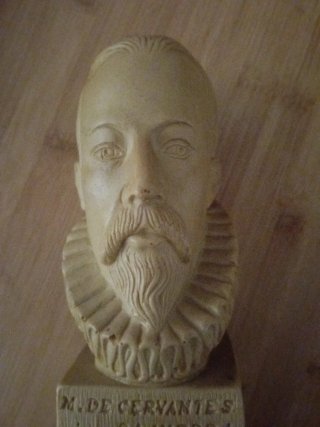 Busto Miguel de Cervantes Saavedra