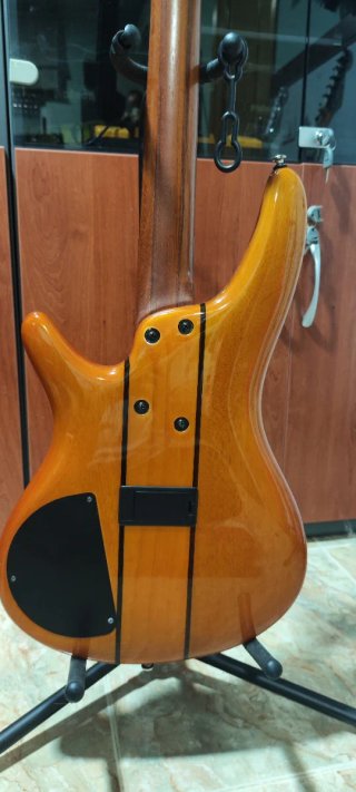 Bajo Ibanez SR700 AM