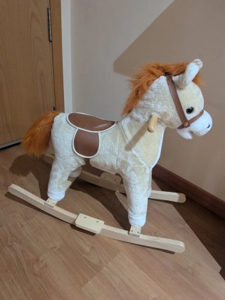 Caballo balancín con sonido