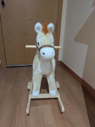 Caballo balancín con sonido