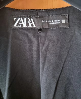 Gilet Zara nero con ricami oro taglia S