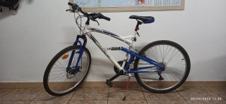 Bicicleta ruedas 26" casi nueva (20h uso)