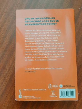 Muerte bajo el sol