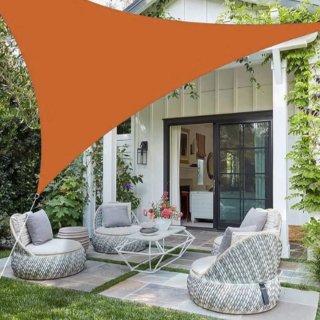 Toldo color naranja triangular 3x3x3 con cuerdas