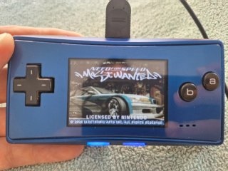 Game Boy Micro Azul + Need for Speed Most Wanted