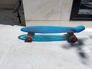 Patinete azul para niños