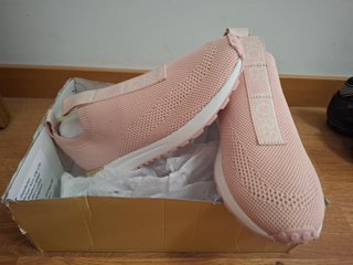 Zapatillas Michael Kors Rosa y Doradas