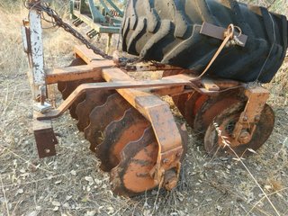 Tractor Massey Ferguson 374F + aperos