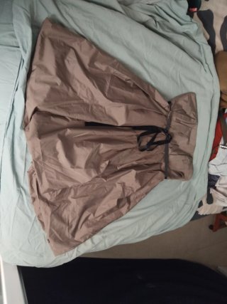 Vestido marrón sin tirantes