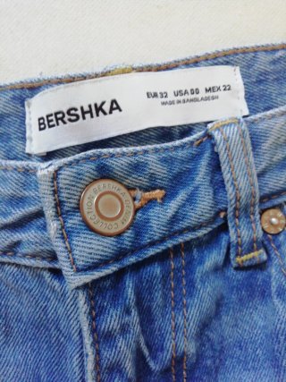 Pantalón vaquero Talla XXS Bershka