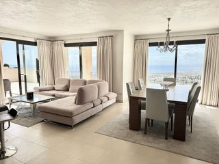Ático en venta en Alto de los Monteros en Marbella