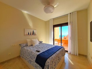 Piso en venta en Puerto de la Duquesa en Manilva