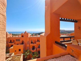 Piso en venta en Puerto de la Duquesa en Manilva