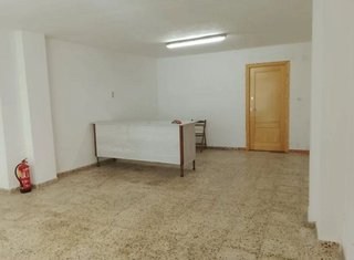 Local comercial en venta en Caudete