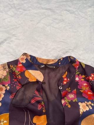Blusa estilo kimono con estampado floral