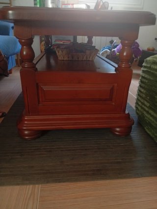 Mesa de centro rústica de madera maciza