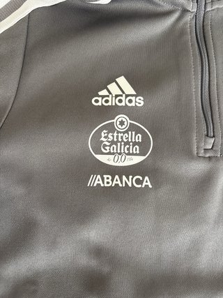 Chaqueta deportiva Adidas gris