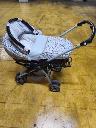 Passeggino e seggiolino per auto