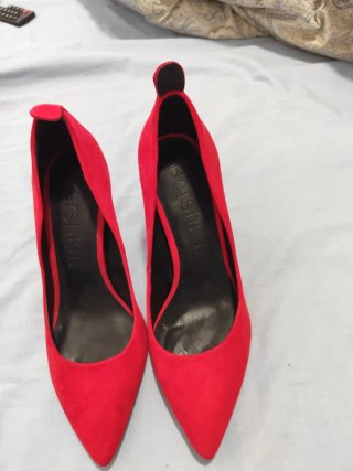 Zapatos Bershka tacón 10 cm, ante rojo