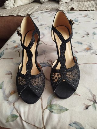 Zapato de fiesta negro