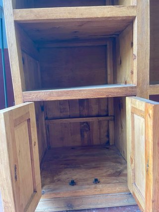Mueble mexicano de madera maciza en buen estado