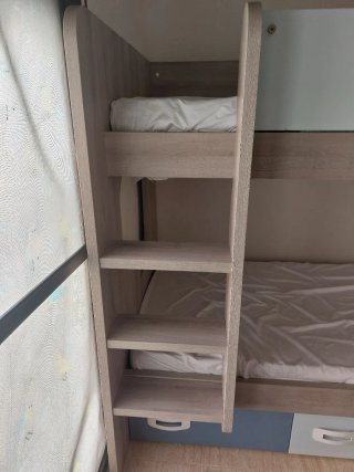 Cama litera infantil con cajones
