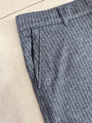 Pantalón de pinzas Zipper Stripe gris