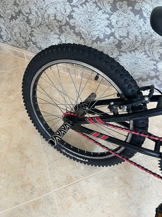 Bici BMX Redline Negra y Roja