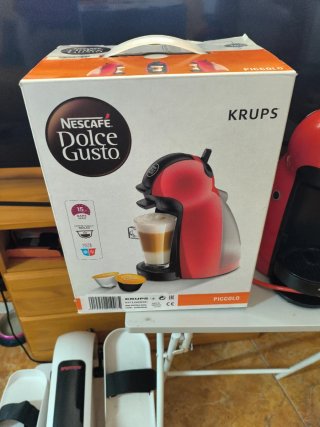 Macchina da caffè Dolce Gusto rossa