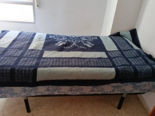 Manta de cama azul y blanca 230 x215