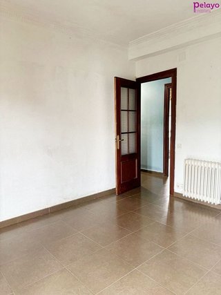 Piso en venta en Corrales de Buelna (Los)