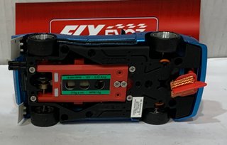 Scalextric Fly Lancia 037 Martini azul evo3