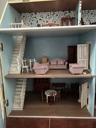 Casa de muñecas blanca
