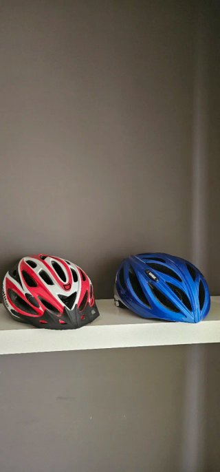 Pack 2 cascos UVEX y CATLIKE