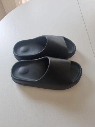 Chanclas Yeezy Slides Gris