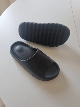 Chanclas Yeezy Slides Gris