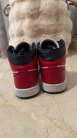 Jordan 1 Mid Gym Rojo Off Noir