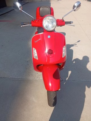 Piaggio Vespa GT125 Roja