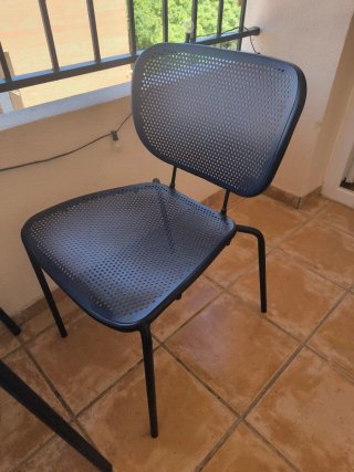 Mesa y 2 sillas terraza metal y madera