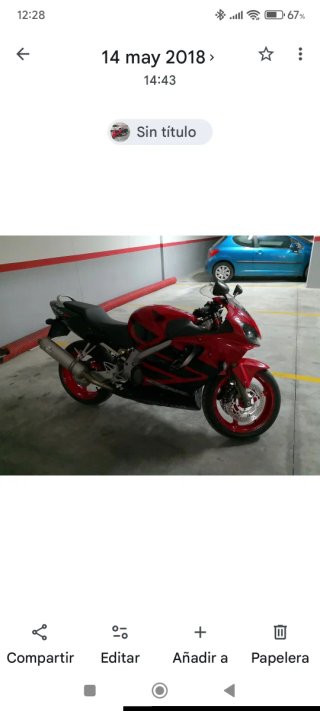 Honda CBR600F Sportbike Roja y Negra