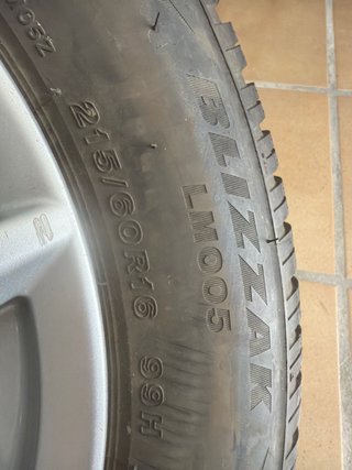 Juego 4 Llantas y Neumáticos Suzuki